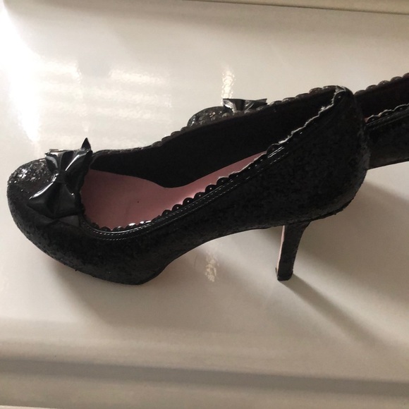 Heels - Picture 2 of 4